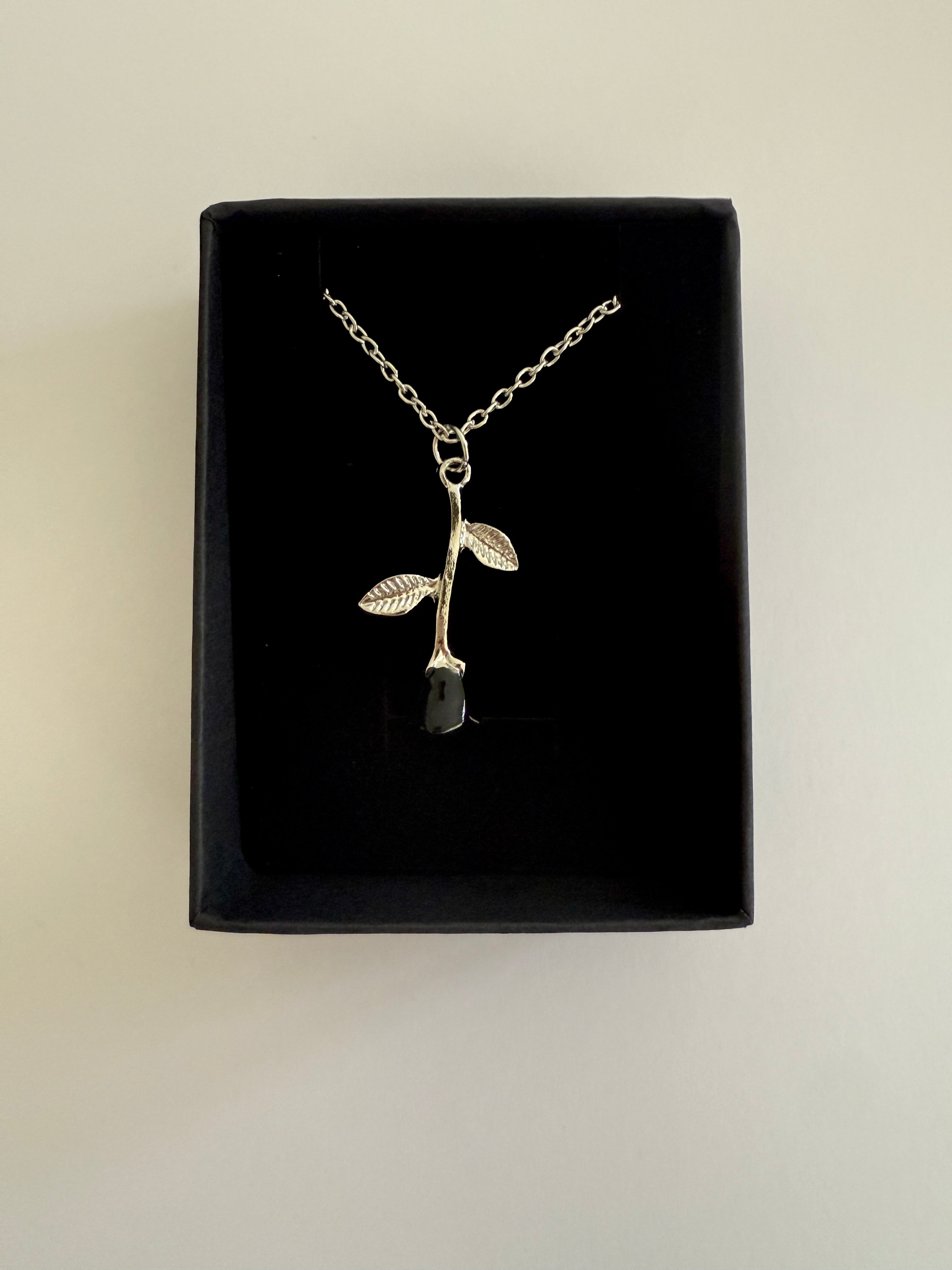 Black Sean Rose Limited Necklace