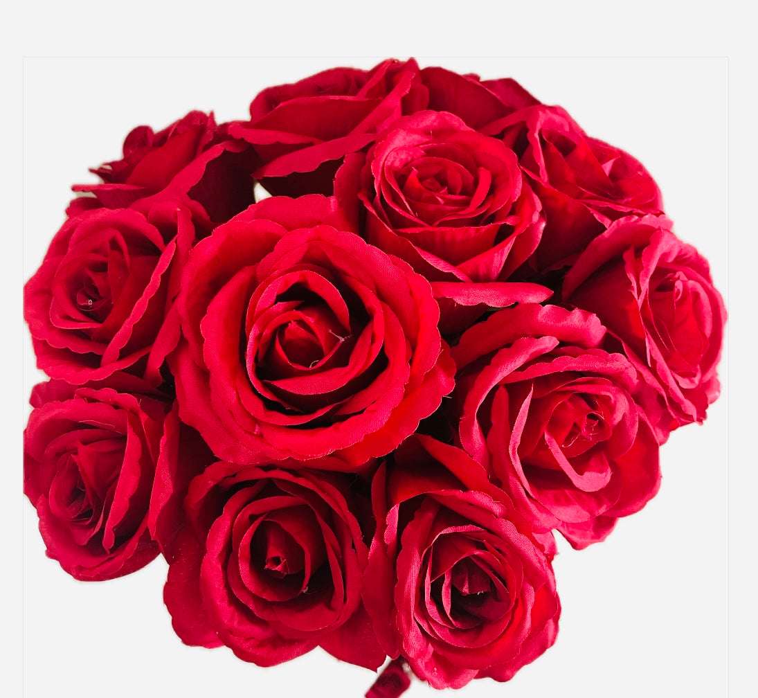 12 Red Roses Set