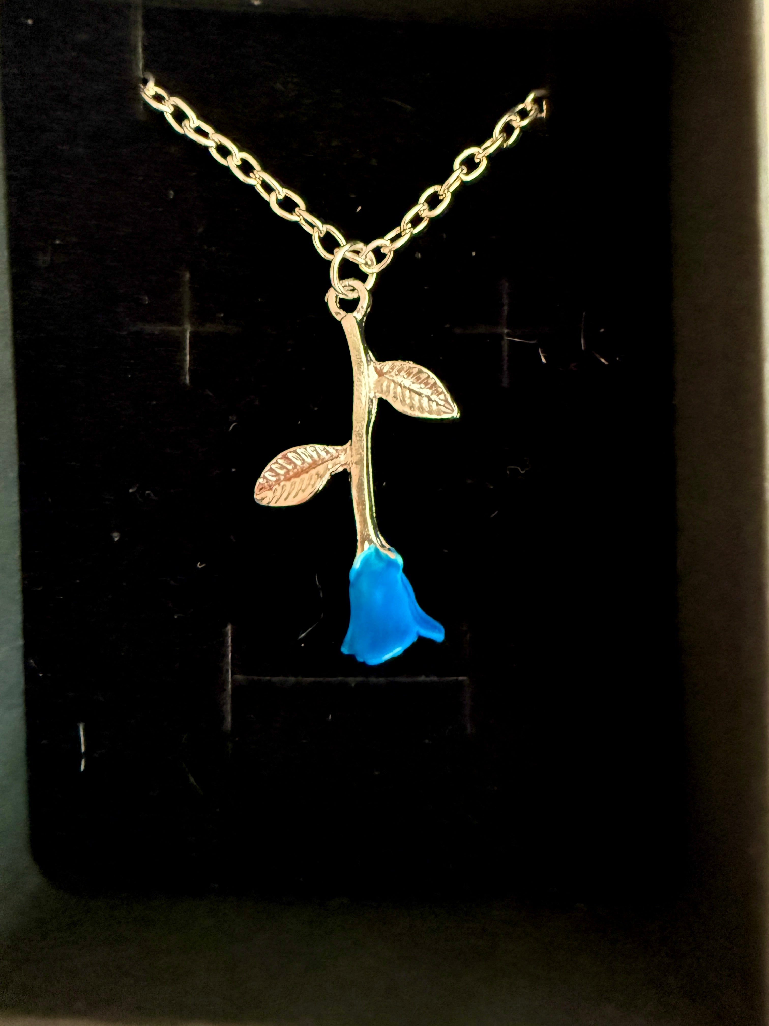 Blue Sean Rose Necklace